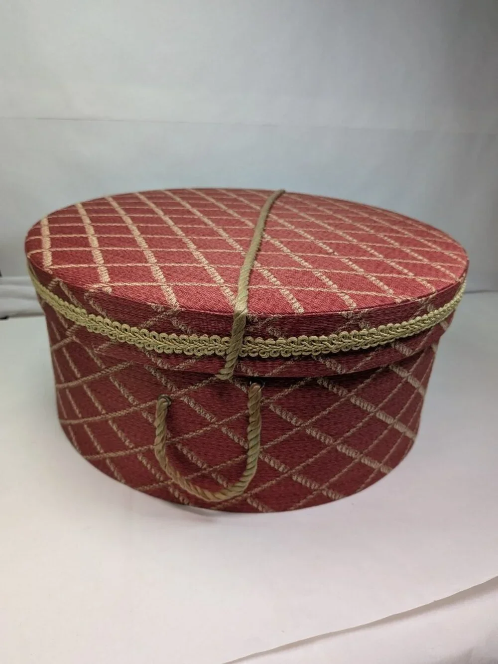 Vintage Red Tan Diamond Trellis Padded Fabric Hat Box Rope Trim Storage 14.5